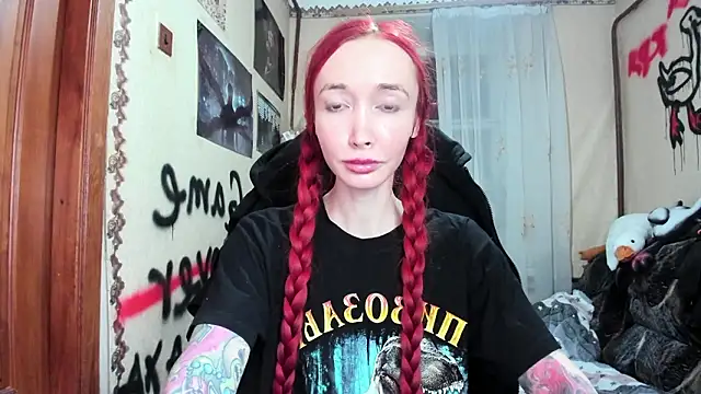 Snapshot of Roxy_Silver chatting on February 21, 8:21 pm Roxy Silver online show from February 21, 8:21 pm