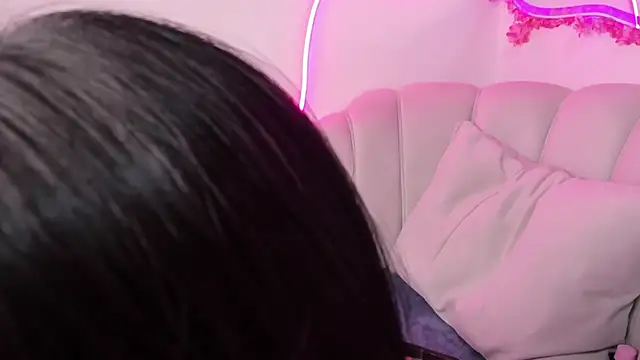 AndreaRoux online show from February 7, 9:47 am