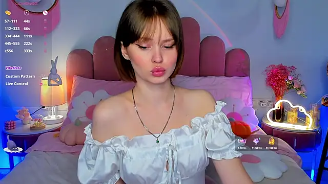 MaryLew online show from October 12, 5:28 am