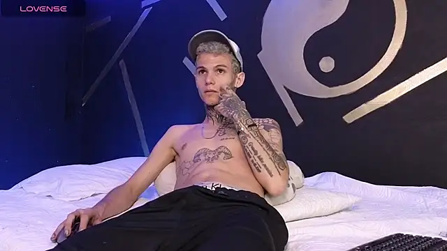 Stuart Boy  online show from March 9, 3:01 am