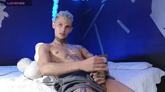 Stuart Boy  online show from March 18, 6:36 am