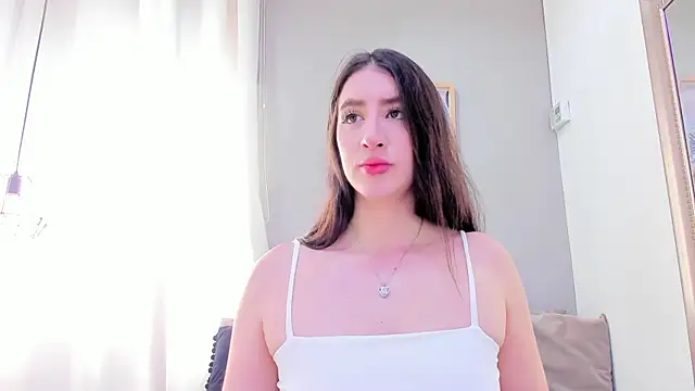 Snapshot of _AlejaCruz_ chatting on November 5, 7:47 pm AlejaCruz online show from November 5, 7:47 pm