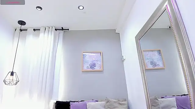 Snapshot of _AlejaCruz_ chatting on November 14, 7:23 pm AlejaCruz online show from November 14, 7:23 pm