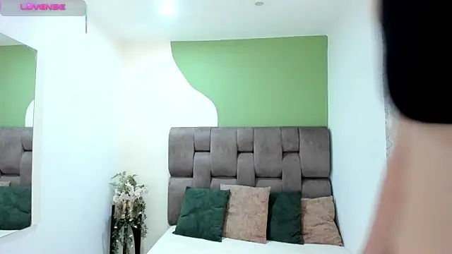 Snapshot of _AlejaCruz_ chatting on November 22, 7:24 pm AlejaCruz online show from November 22, 7:24 pm