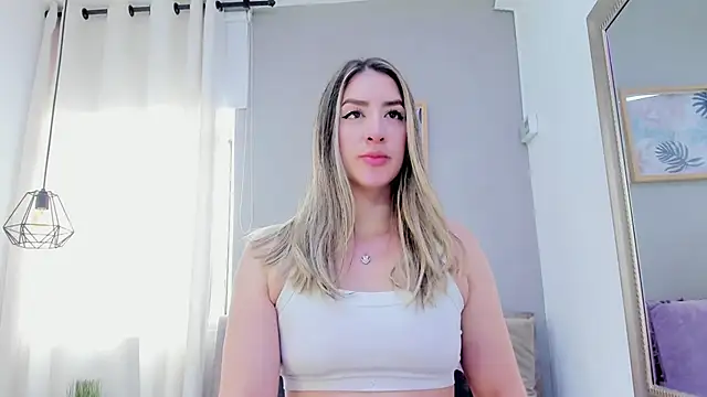  AlejaCruz  online show from January 6, 7:17 pm