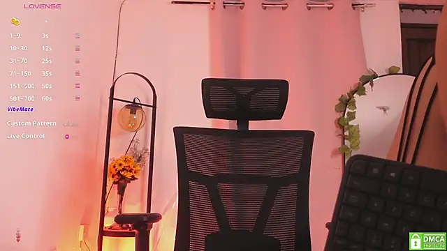 Snapshot of Miranditta chatting on February 12, 3:56 am Miranditta online show from February 12, 3:56 am