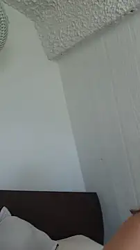 Snapshot of Sophy_Bunny chatting on December 3, 3:54 pm Sophy Bunny online show from December 3, 3:54 pm