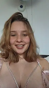 Snapshot of Sophy_Bunny chatting on December 4, 4:16 pm Sophy Bunny online show from December 4, 4:16 pm