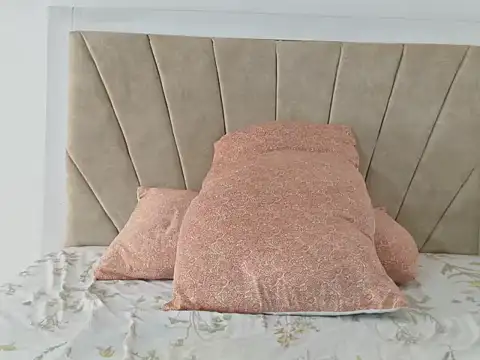 petitechocolate964 online show from February 1, 10:26 am