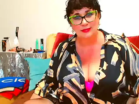 Olvia7985 online show from June 5, 7:52 pm
