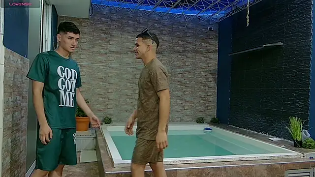 Snapshot of Boysgang_sex chatting on March 19, 11:28 am Boysgang sex online show from March 19, 11:28 am