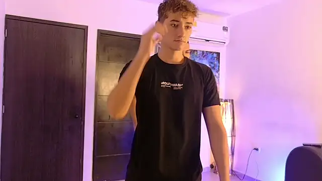 Snapshot of Boysgang_sex chatting on November 23, 11:32 am Boysgang sex online show from November 23, 11:32 am