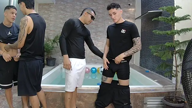 Snapshot of Boysgang_sex chatting on July 10, 11:24 am Boysgang sex online show from July 10, 11:24 am