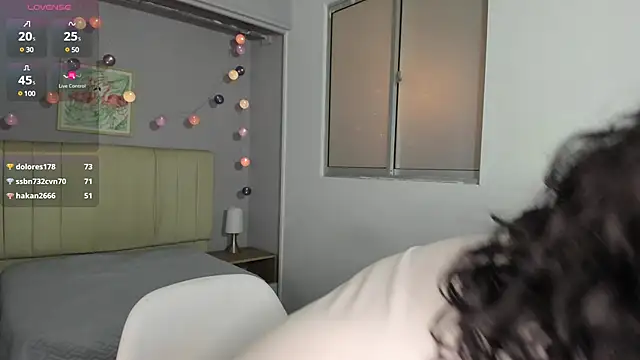 Snapshot of ema_saenz chatting on February 21, 8:05 pm ema saenz online show from February 21, 8:05 pm