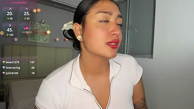 Snapshot of ema_saenz chatting on March 18, 11:42 pm ema saenz online show from March 18, 11:42 pm