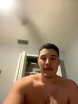 Snapshot of Shaded24 chatting on November 27, 6:48 am Shaded24 online show from November 27, 6:48 am