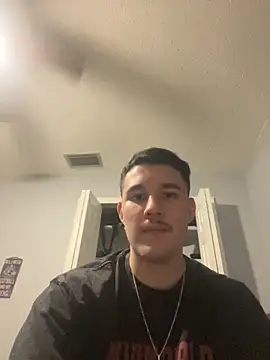 Snapshot of Shaded24 chatting on December 3, 6:54 am Shaded24 online show from December 3, 6:54 am