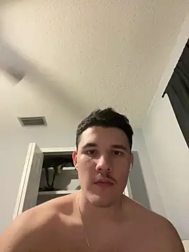 Snapshot of Shaded24 chatting on December 15, 5:44 am Shaded24 online show from December 15, 5:44 am