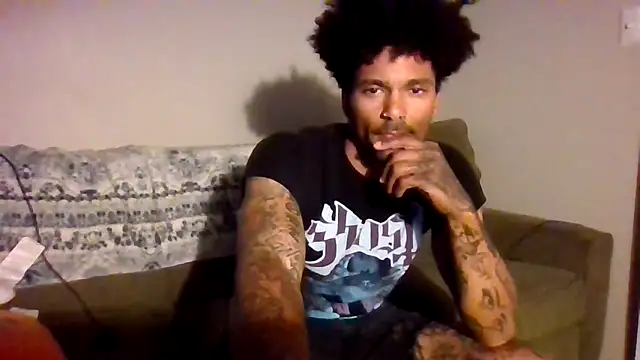 Snapshot of bishopwiththetattoos chatting on January 13, 1:23 am bishopwiththetattoos online show from January 13, 1:23 am