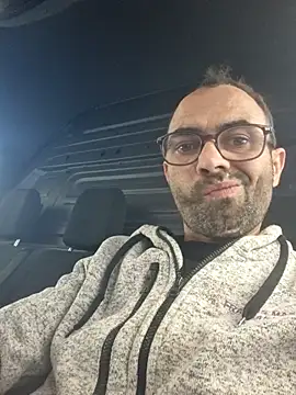 robertilevis online show from May 7, 10:53 am