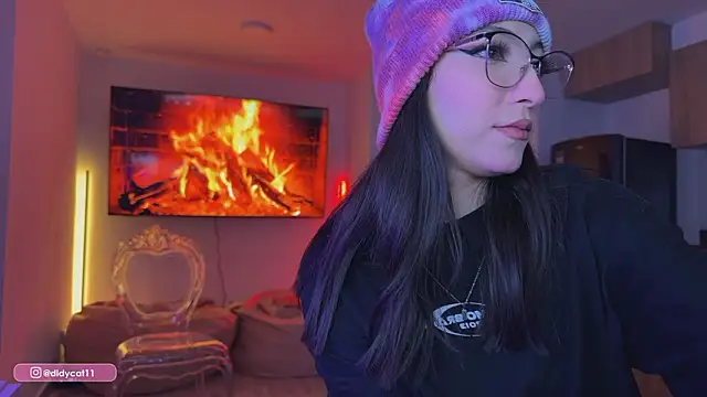 MarianaBranzz online show from March 18, 7:17 pm