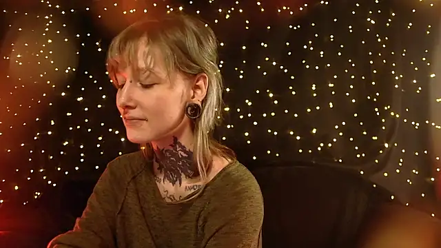 Littlespacemouse online show from February 16, 12:01 pm