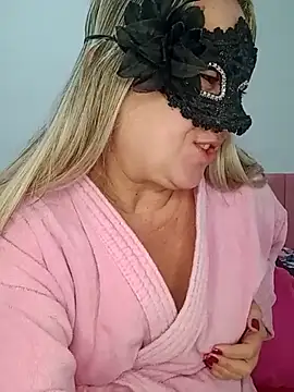 Snapshot of titiasexy chatting on July 17, 12:56 pm titiasexy online show from July 17, 12:56 pm