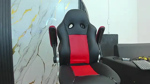 Snapshot of Hottwinkguys chatting on October 15, 11:49 pm Hottwinkguys online show from October 15, 11:49 pm