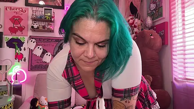 CherryBombBomb online show from October 24, 7:10 pm