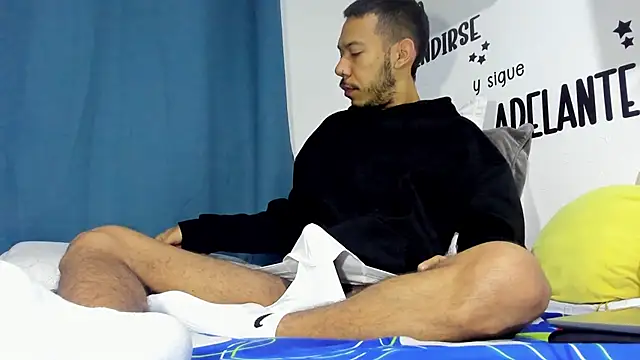 Aronxxs online show from October 25, 10:45 am