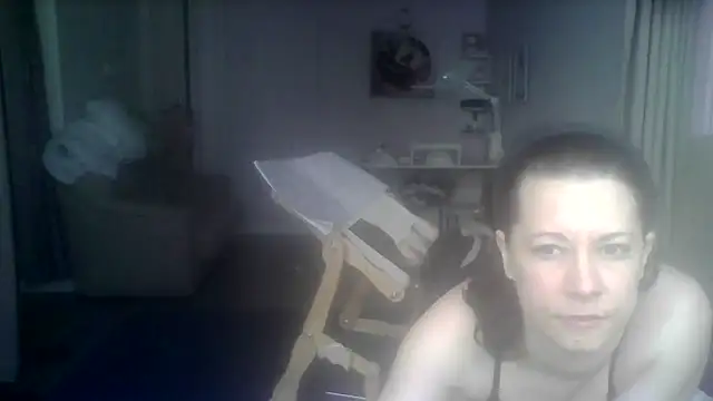 Snapshot of SunElizabeth chatting on February 22, 5:51 am SunElizabeth online show from February 22, 5:51 am