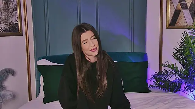 LunaWills  online show from March 6, 5:59 am