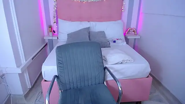 Hanna alcazar online show from March 6, 12:10 am