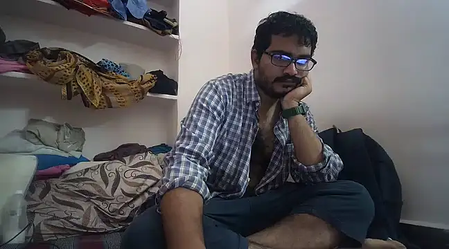 Snapshot of naughtymike0007 chatting on January 4, 3:29 am naughtymike0007 online show from January 4, 3:29 am