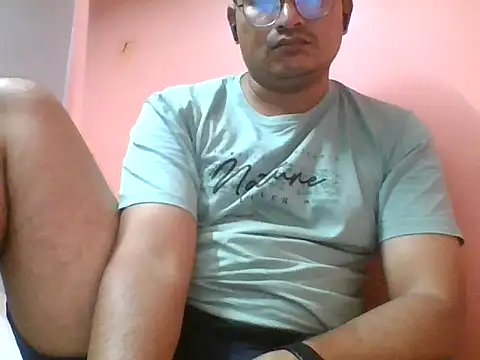Snapshot of naughtymike0007 chatting on September 30, 6:13 pm naughtymike0007 online show from September 30, 6:13 pm