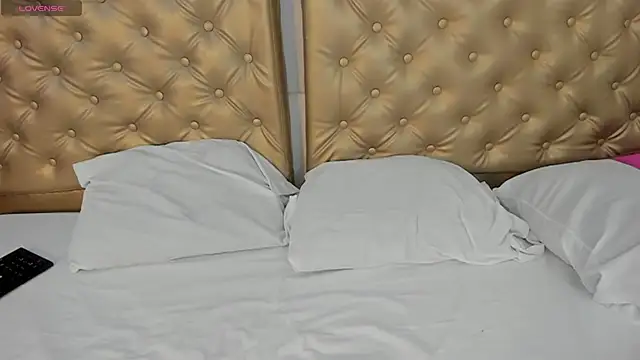 Snapshot of Alessiiaa_ chatting on November 7, 7:36 pm Alessiiaa online show from November 7, 7:36 pm