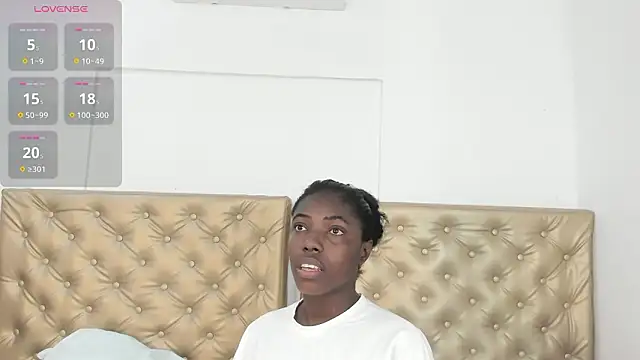 Alessiiaa  online show from February 10, 5:50 pm