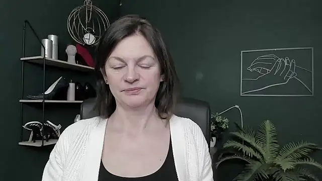 VivianWILD online show from February 5, 7:02 am