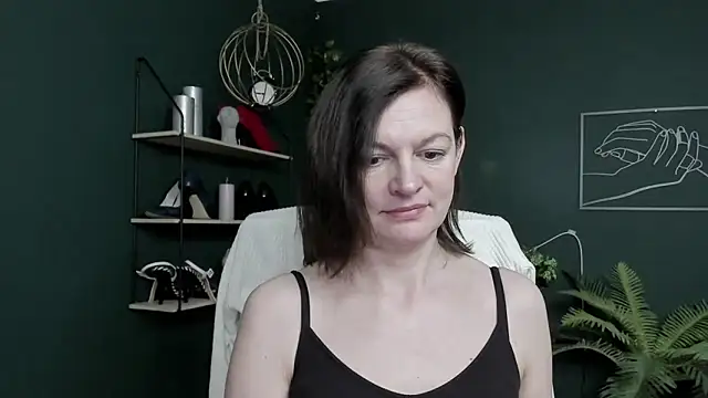 VivianWILD online show from April 16, 6:03 am