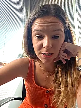 Snapshot of lucie_mehott chatting on July 29, 8:45 am lucie mehott online show from July 29, 8:45 am
