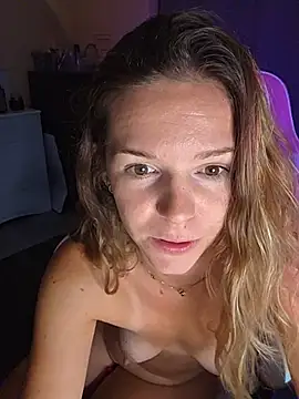 Snapshot of lucie_mehott chatting on July 29, 8:51 pm lucie mehott online show from July 29, 8:51 pm