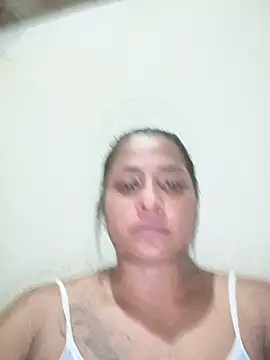 Snapshot of Giselabrunette25 chatting on May 20, 11:33 pm Giselabrunette25 online show from May 20, 11:33 pm