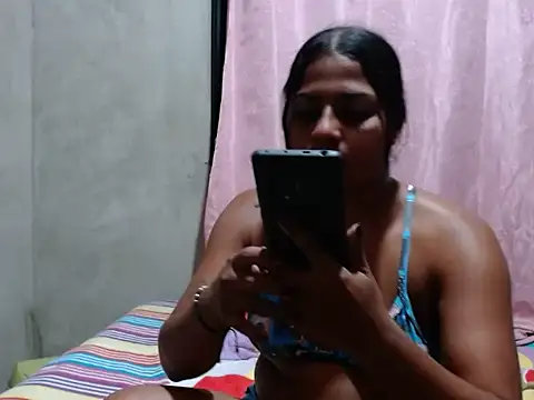 Snapshot of Giselabrunette25 chatting on May 22, 4:52 am Giselabrunette25 online show from May 22, 4:52 am