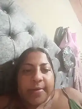 Snapshot of Giselabrunette25 chatting on June 17, 5:32 am Giselabrunette25 online show from June 17, 5:32 am