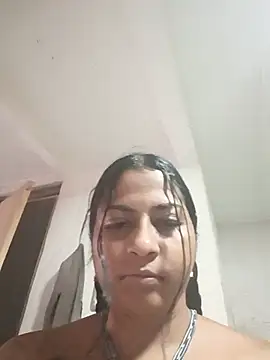 Snapshot of Giselabrunette25 chatting on July 27, 2:24 pm Giselabrunette25 online show from July 27, 2:24 pm