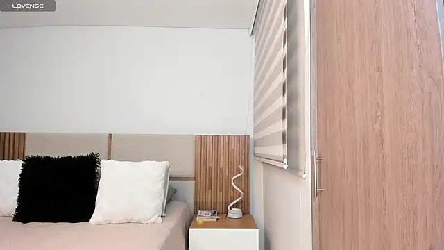 MalejaDiaz  online show from April 11, 4:00 pm