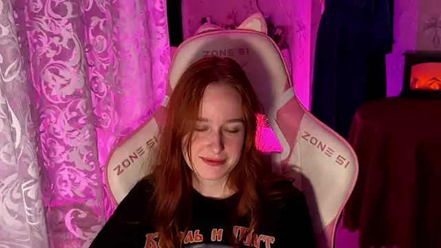 Snapshot of pearl_princess_ chatting on October 9, 1:20 pm pearl princess online show from October 9, 1:20 pm