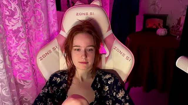 Snapshot of pearl_princess_ chatting on October 14, 11:33 am pearl princess online show from October 14, 11:33 am