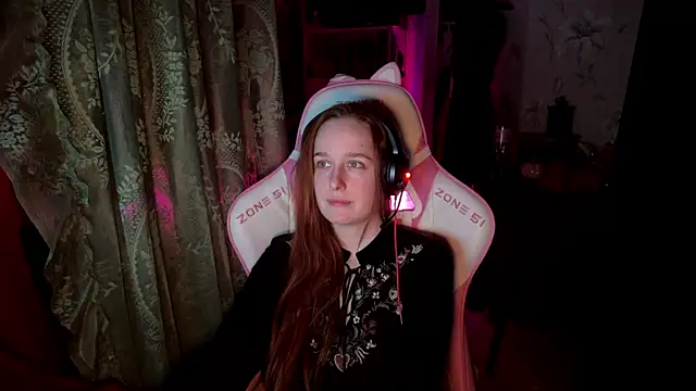 Snapshot of pearl_princess_ chatting on April 28, 12:31 am pearl princess online show from April 28, 12:31 am