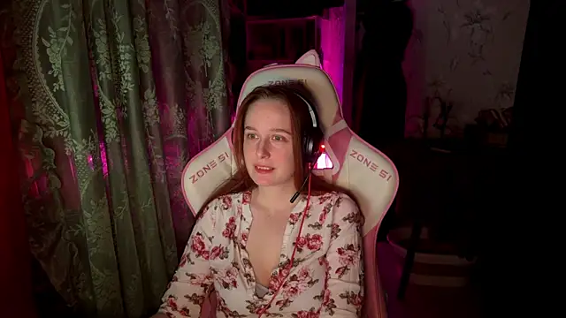 Snapshot of pearl_princess_ chatting on May 15, 10:39 pm pearl princess online show from May 15, 10:39 pm
